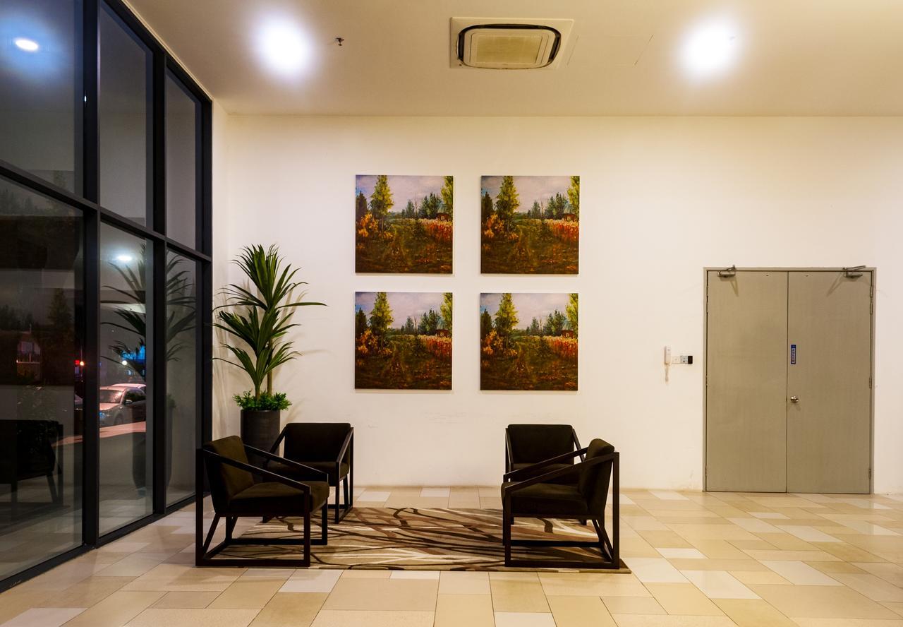 Lazy Traveler'S Suite By D Imperio Homestay George Town Exterior foto